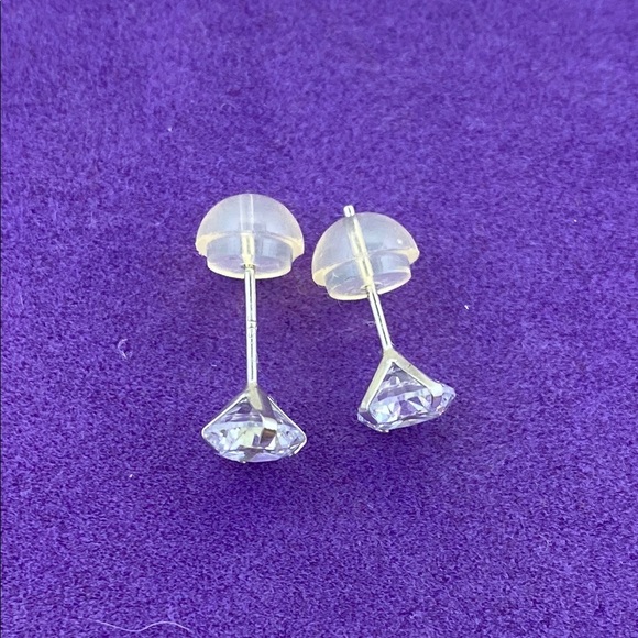 💛 Elegant 14k White Gold CZ Stud Earrings - Picture 3 of 4